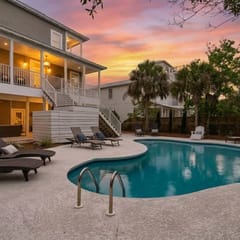 Blue Mountain View | Private Pool, Rooftop Deck & Bikes