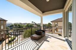 Ocean Manor - 4 Bikes, Shared Pool, Pet Friendly! - Image 3
