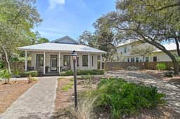 Seagrove Gardens! - Secluded Gem in Old Seagrove! - Image 2