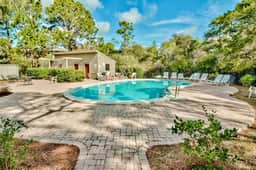 Seagrove Gardens - Community Pool & 4 Bikes! - Image 2