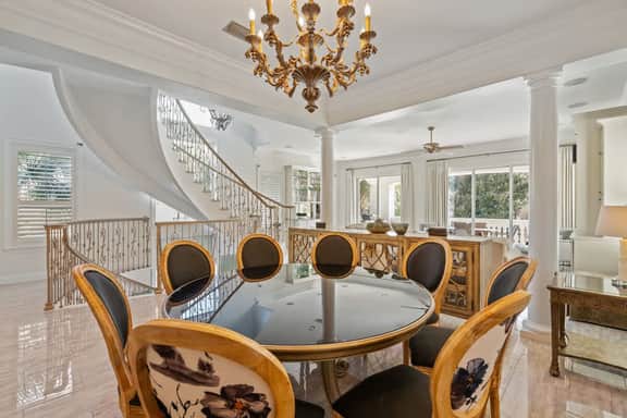 Ocean Manor - 4 Bikes, Shared Pool, Pet Friendly! - Image 5