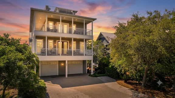 Blue Mountain View | Private Pool, Rooftop Deck & Bikes - Image 3