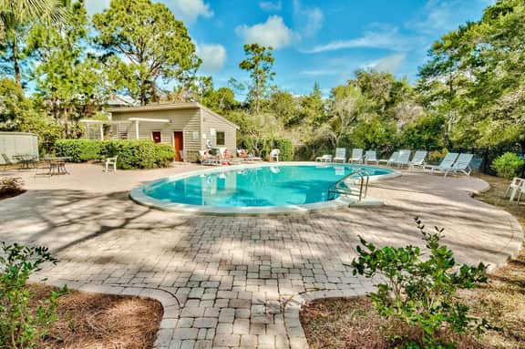 Seagrove Gardens - Community Pool & 4 Bikes! - Image 2