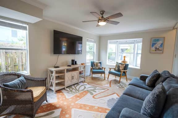 Snapper Beach House - Pet Friendly! - Image 3