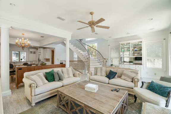 Ocean Manor - 4 Bikes, Shared Pool, Pet Friendly! - Image 1